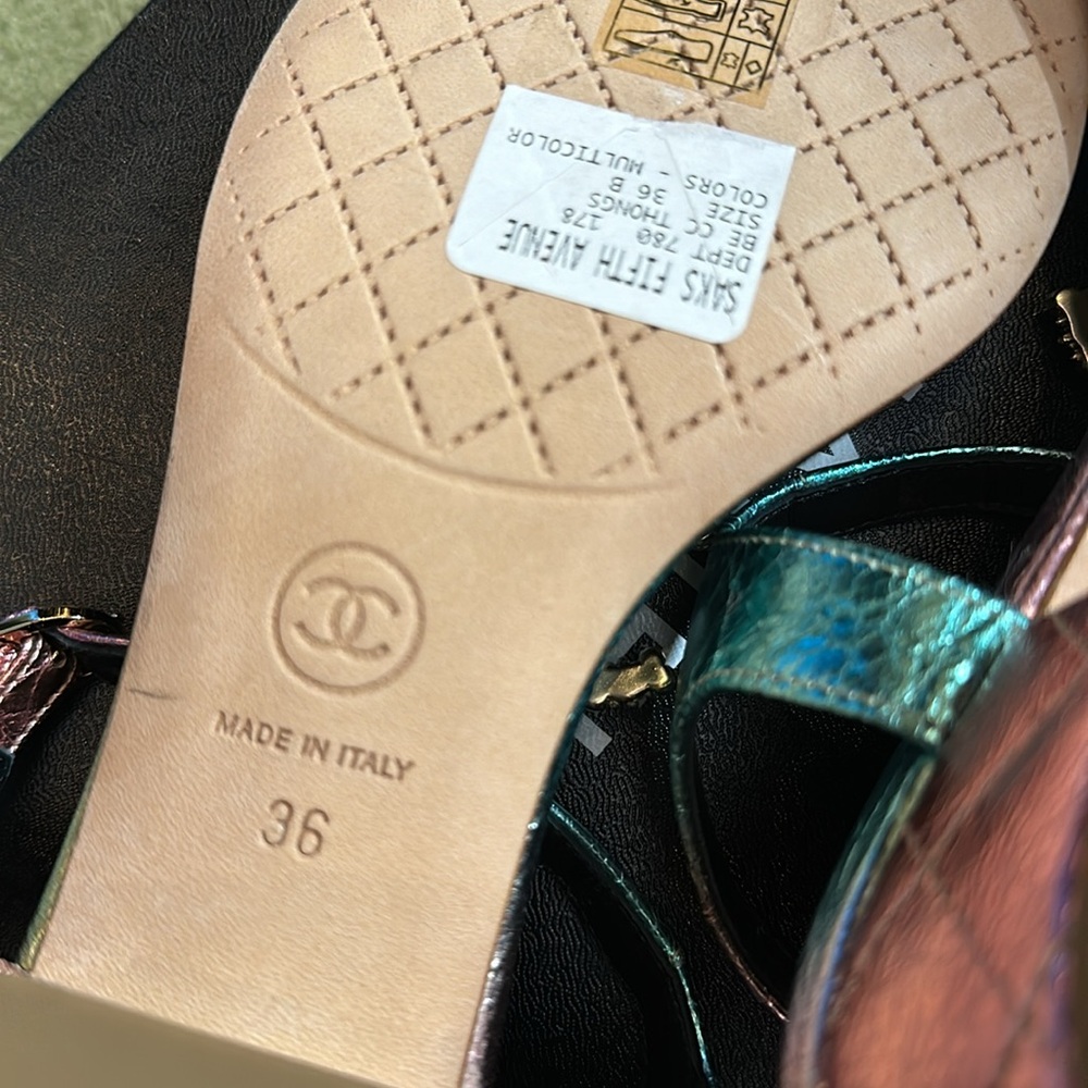 New Chanel Fantasy goatskin multic metallic with pearl CC center.  Full set - Picture 6 of 8